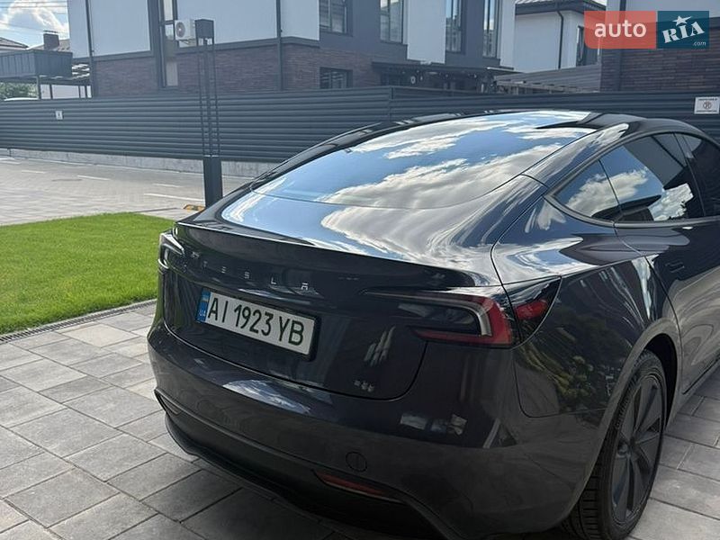 Седан Tesla Model 3 2024 в Киеве