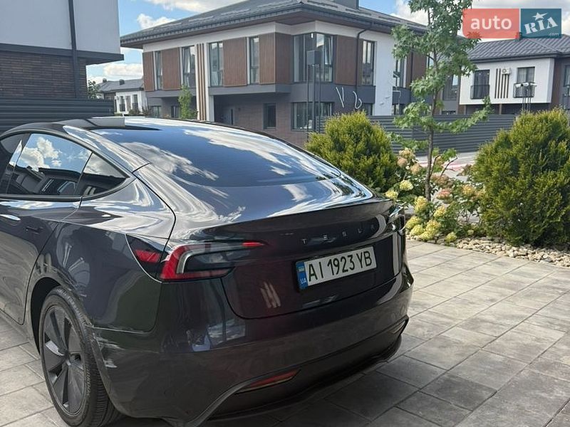 Седан Tesla Model 3 2024 в Киеве