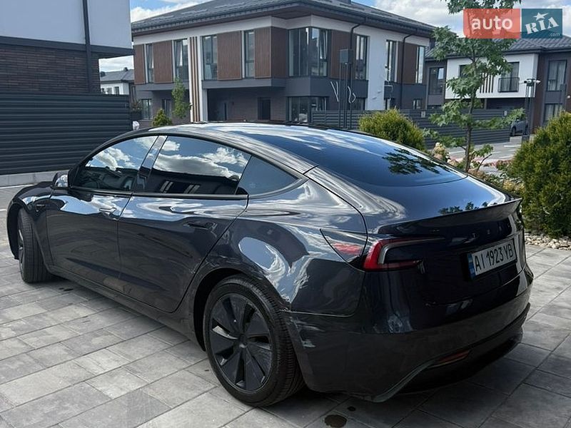 Седан Tesla Model 3 2024 в Киеве