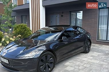 Седан Tesla Model 3 2024 в Киеве