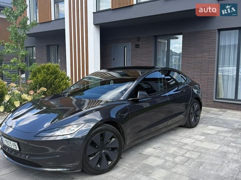Седан Tesla Model 3 2024 в Киеве