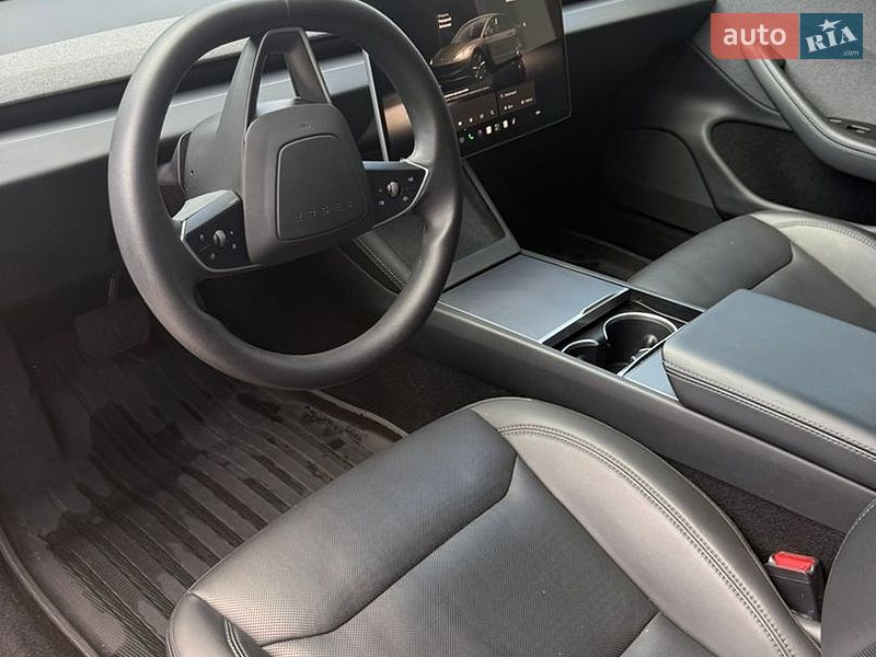 Седан Tesla Model 3 2024 в Киеве