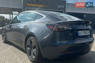 Седан Tesla Model 3 2020 в Шептицькому