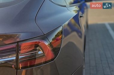 Седан Tesla Model 3 2022 в Виннице