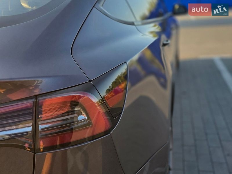 Седан Tesla Model 3 2022 в Виннице