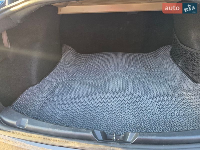 Седан Tesla Model 3 2022 в Виннице