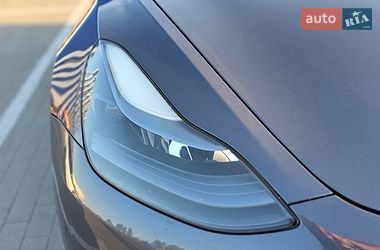 Седан Tesla Model 3 2022 в Виннице