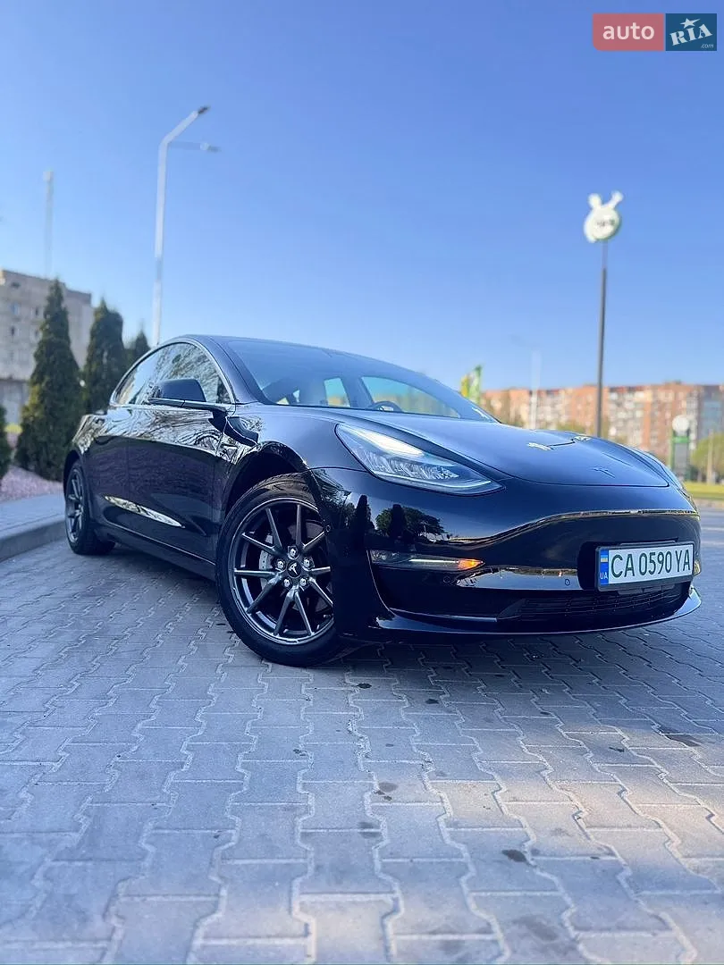 2018 Tesla Model 3 - фото 1