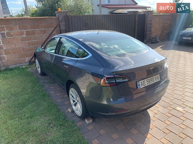 Седан Tesla Model 3 2019 в Києві