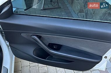 Седан Tesla Model 3 2019 в Коломые
