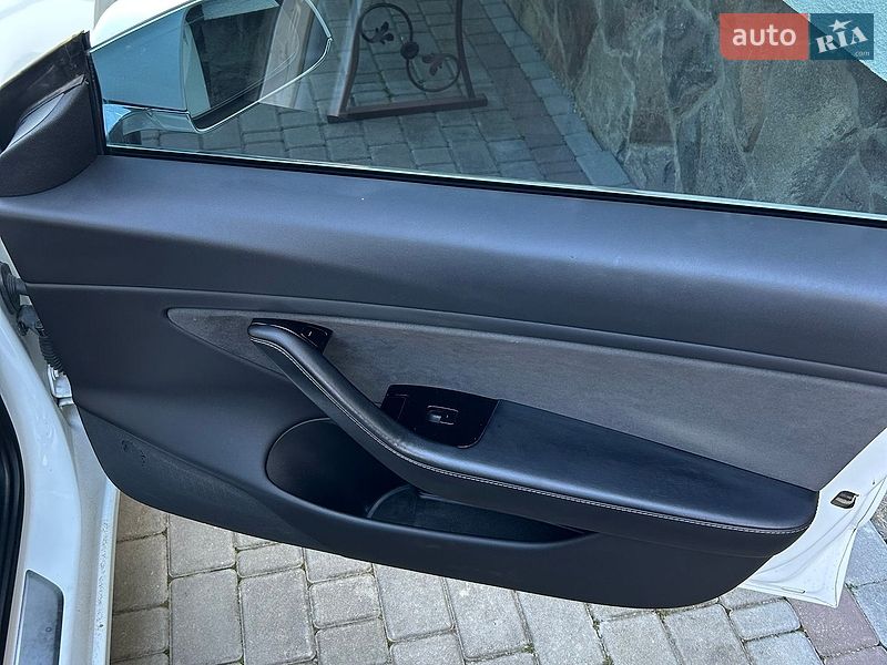 Седан Tesla Model 3 2019 в Коломые