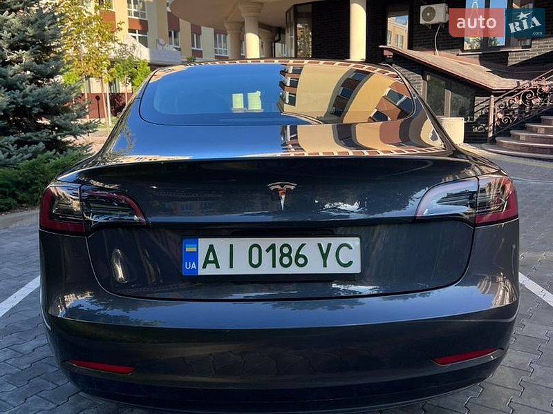 Седан Tesla Model 3 2023 в Софіївській Борщагівці