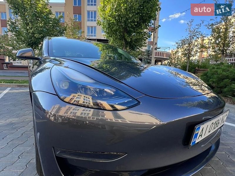 Седан Tesla Model 3 2023 в Софіївській Борщагівці
