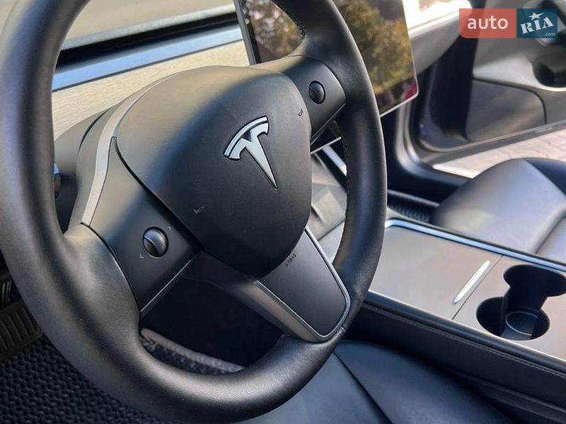 Седан Tesla Model 3 2023 в Софіївській Борщагівці