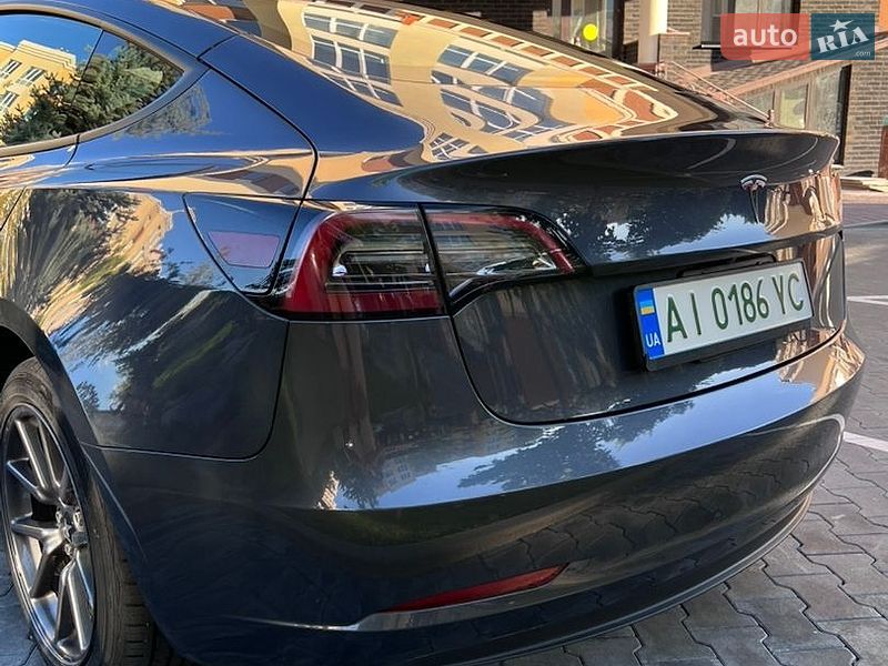 Седан Tesla Model 3 2023 в Софіївській Борщагівці