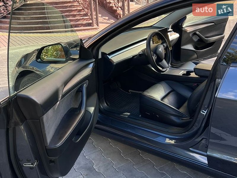 Седан Tesla Model 3 2023 в Софіївській Борщагівці