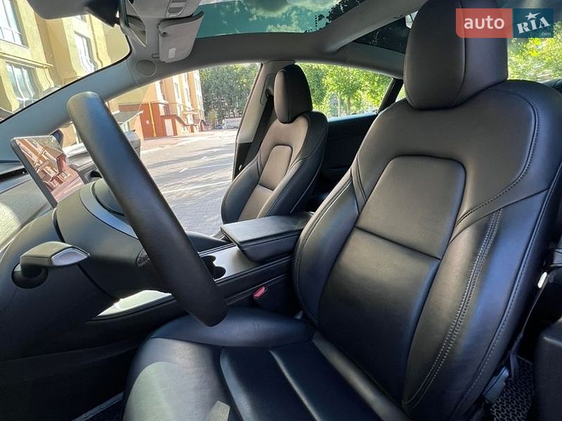 Седан Tesla Model 3 2023 в Софіївській Борщагівці