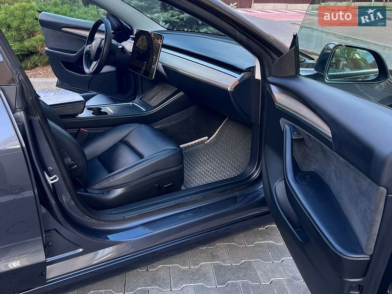 Седан Tesla Model 3 2023 в Софіївській Борщагівці