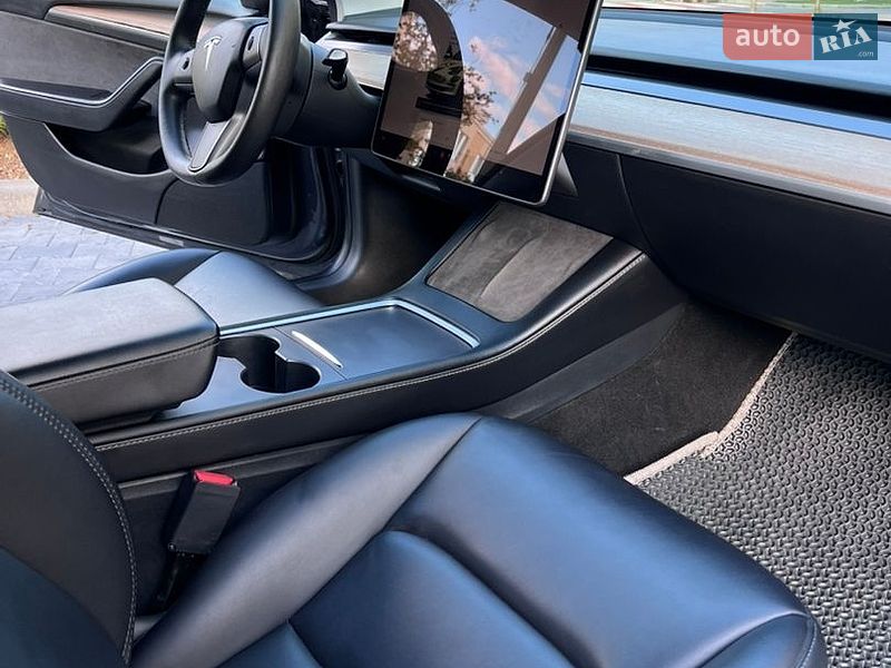 Седан Tesla Model 3 2023 в Софіївській Борщагівці
