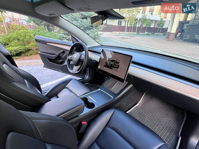 Седан Tesla Model 3 2023 в Софіївській Борщагівці