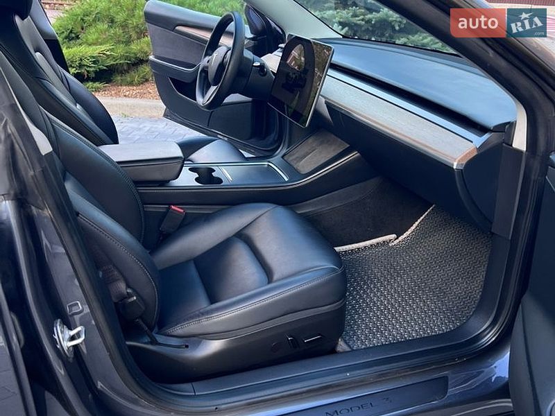 Седан Tesla Model 3 2023 в Софіївській Борщагівці