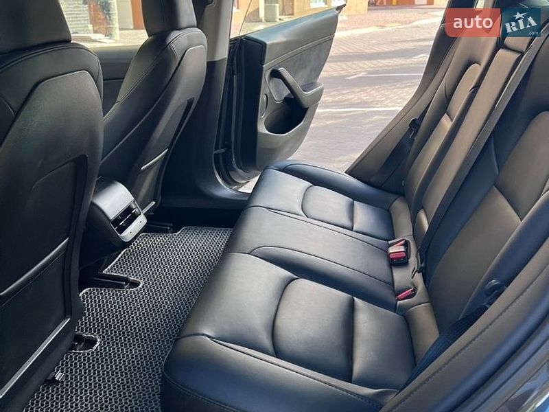 Седан Tesla Model 3 2023 в Софіївській Борщагівці