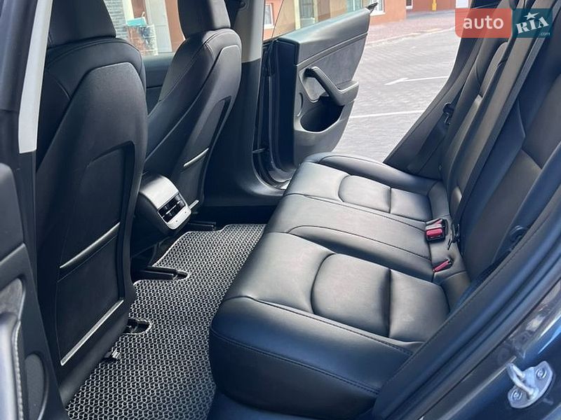 Седан Tesla Model 3 2023 в Софіївській Борщагівці