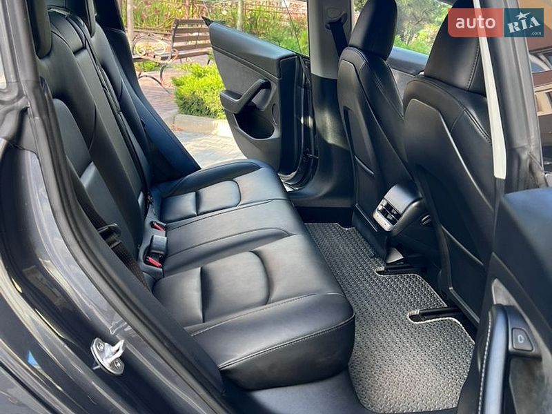 Седан Tesla Model 3 2023 в Софіївській Борщагівці