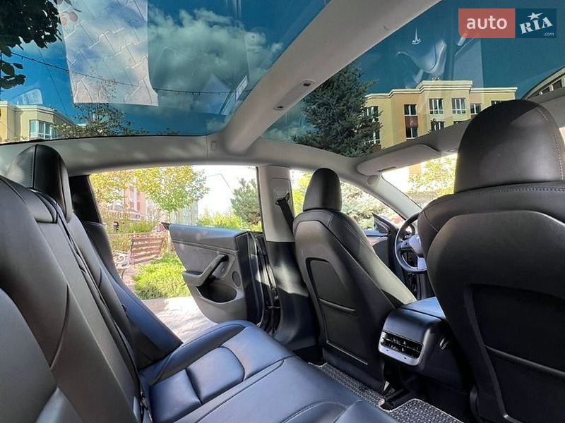Седан Tesla Model 3 2023 в Софіївській Борщагівці