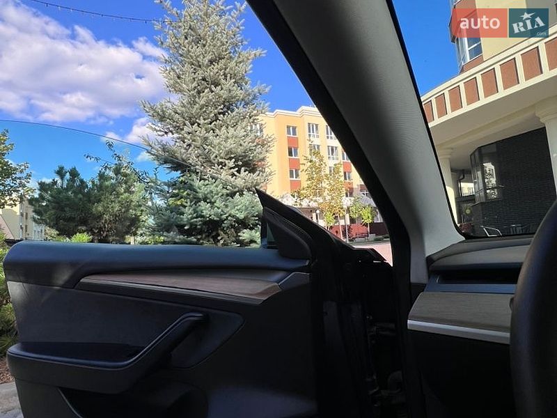 Седан Tesla Model 3 2023 в Софіївській Борщагівці