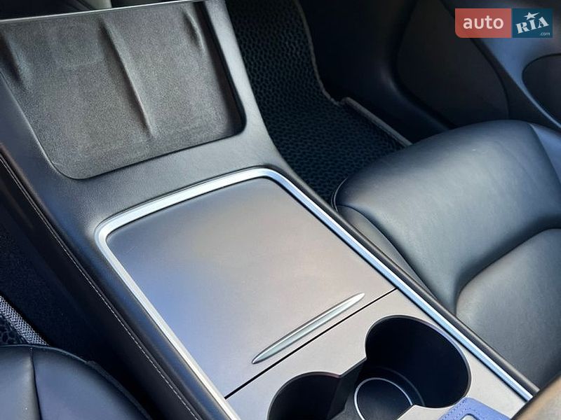 Седан Tesla Model 3 2023 в Софіївській Борщагівці