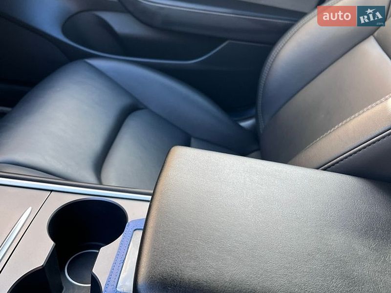 Седан Tesla Model 3 2023 в Софіївській Борщагівці