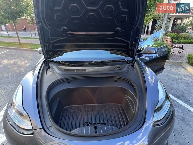 Седан Tesla Model 3 2023 в Софіївській Борщагівці