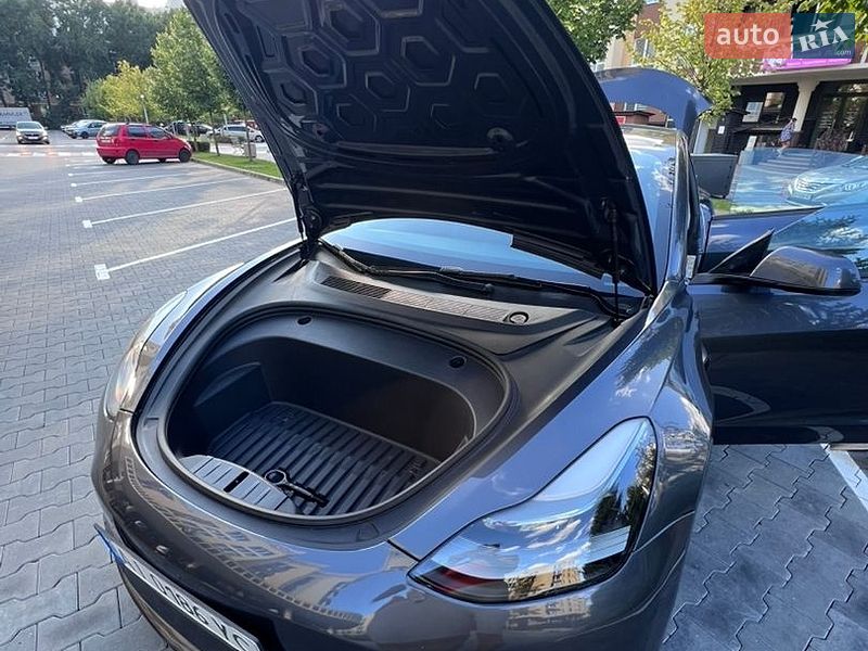 Седан Tesla Model 3 2023 в Софіївській Борщагівці