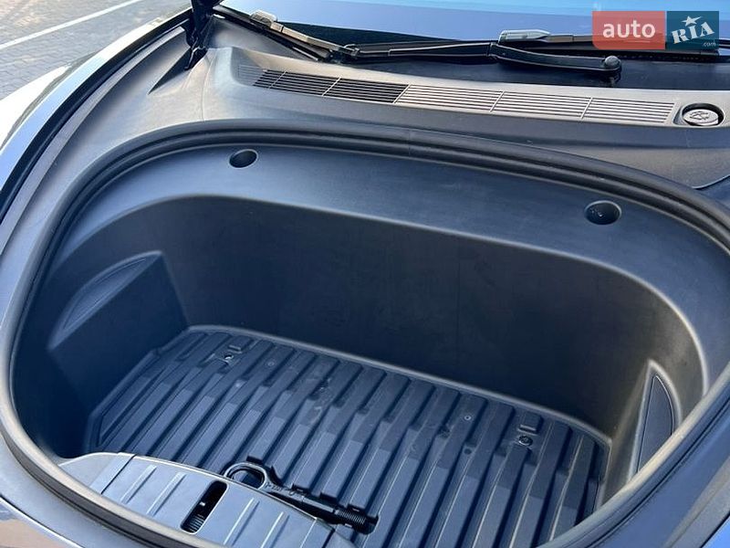 Седан Tesla Model 3 2023 в Софіївській Борщагівці