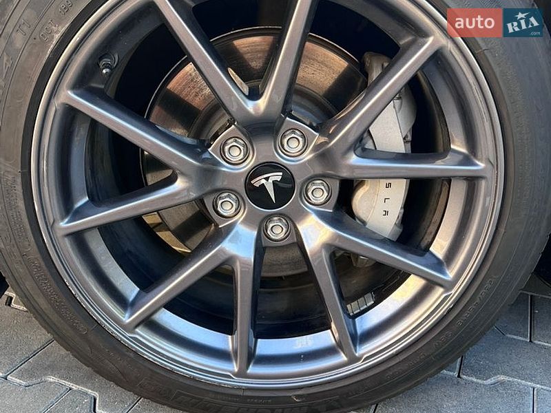 Седан Tesla Model 3 2023 в Софіївській Борщагівці