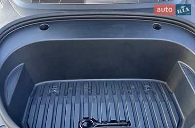 Седан Tesla Model 3 2023 в Софіївській Борщагівці