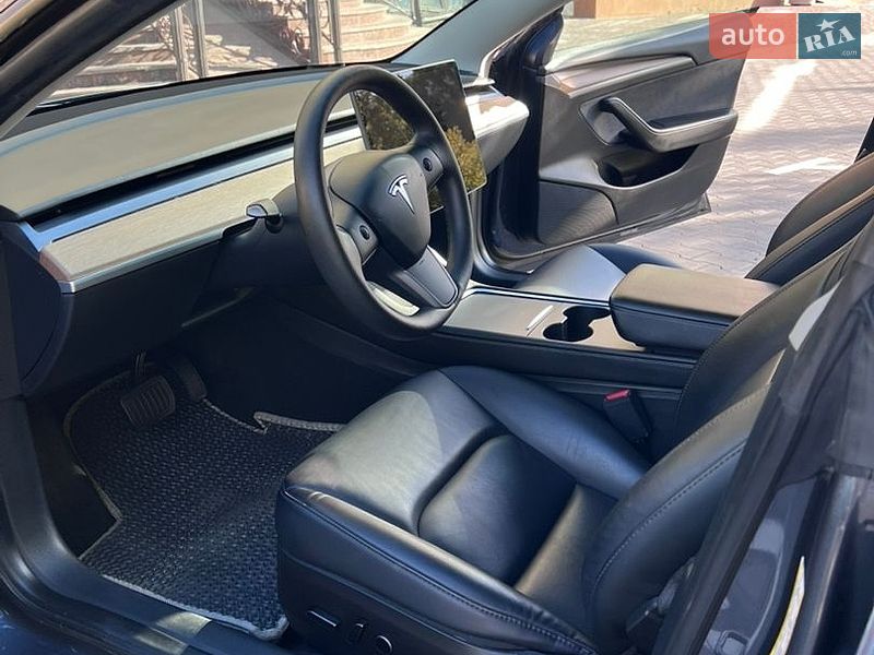 Седан Tesla Model 3 2023 в Софіївській Борщагівці