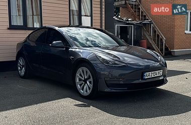 Седан Tesla Model 3 2022 в Киеве
