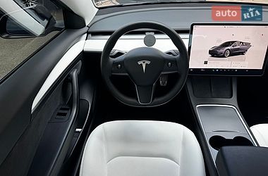 Седан Tesla Model 3 2022 в Киеве