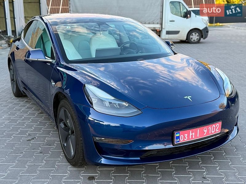 Седан Tesla Model 3 2018 в Владимире