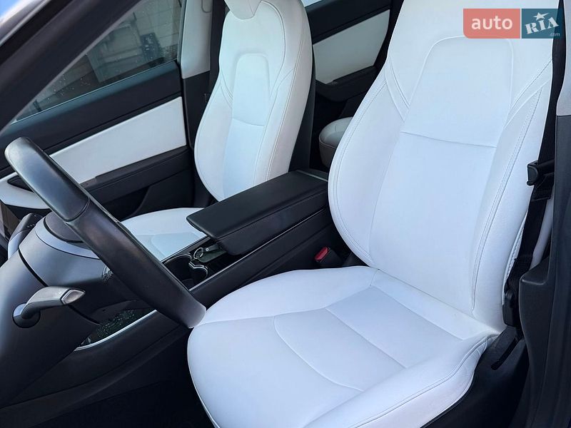 Седан Tesla Model 3 2018 в Владимире