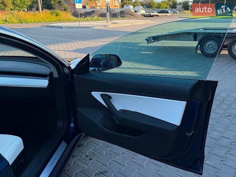 Седан Tesla Model 3 2018 в Владимире