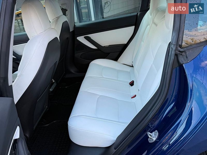 Седан Tesla Model 3 2018 в Владимире
