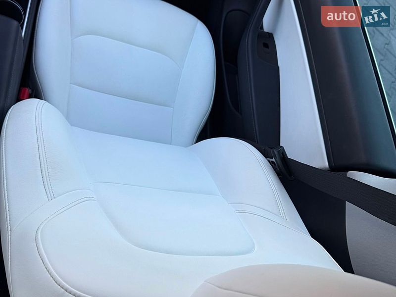 Седан Tesla Model 3 2018 в Владимире