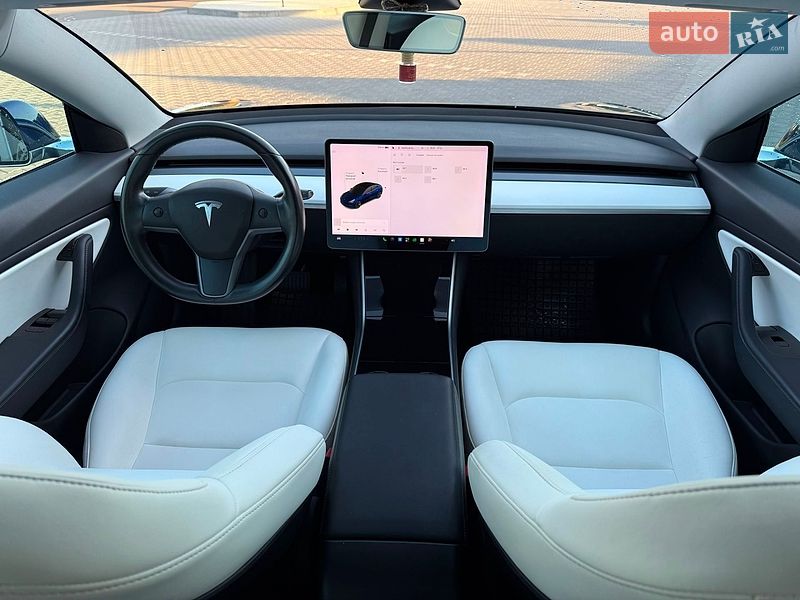 Седан Tesla Model 3 2018 в Владимире