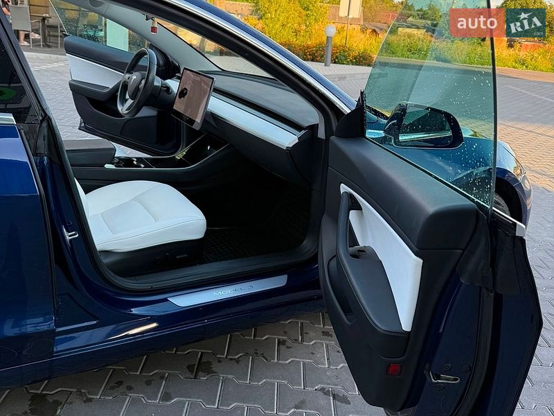 Седан Tesla Model 3 2018 в Владимире