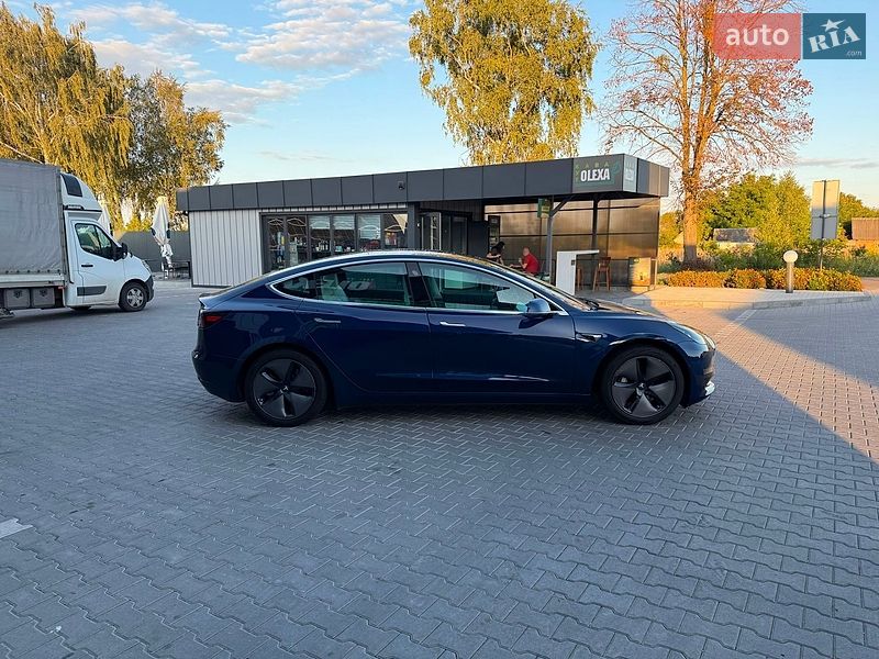 Седан Tesla Model 3 2018 в Владимире