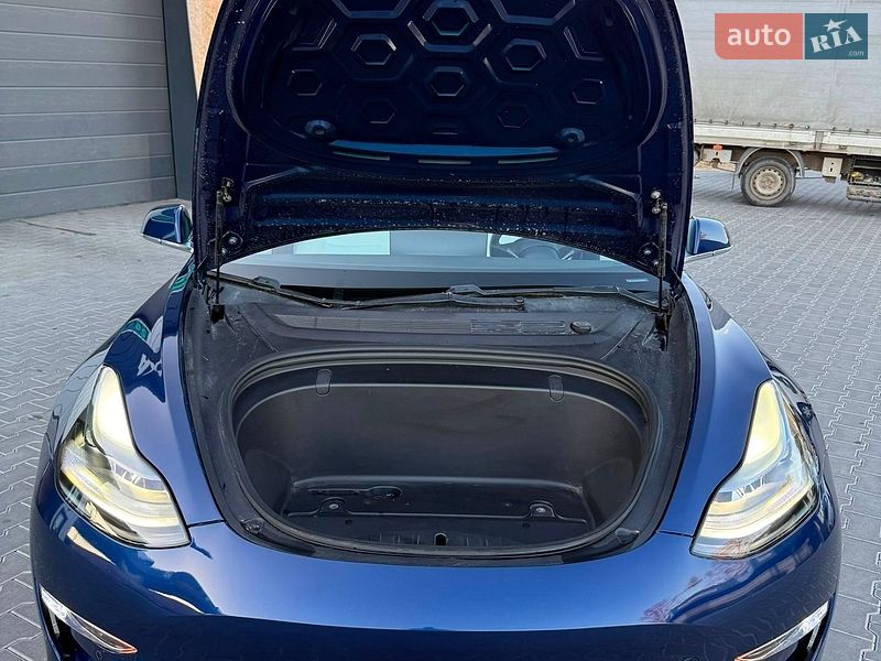 Седан Tesla Model 3 2018 в Владимире