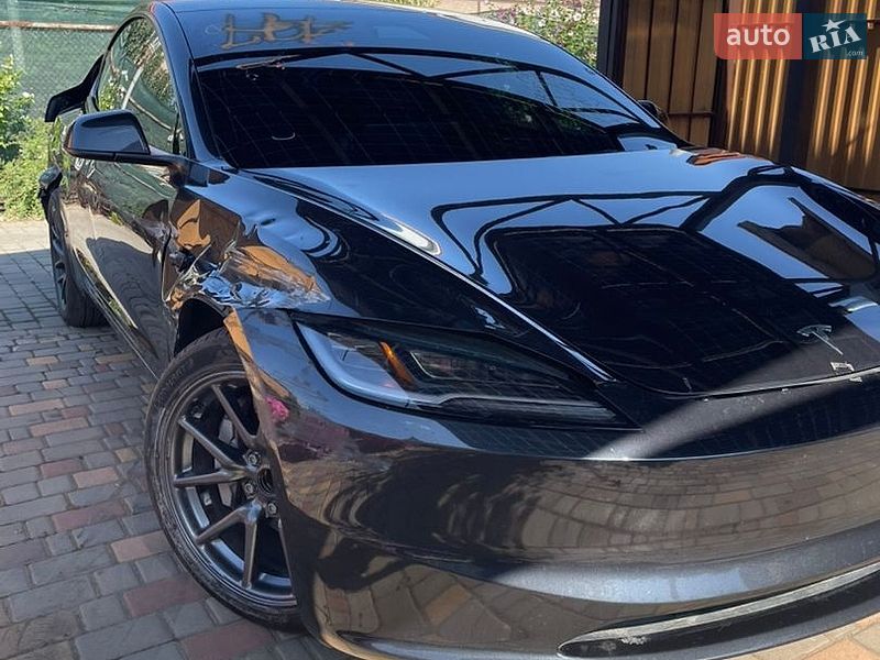 Седан Tesla Model 3 2024 в Одессе